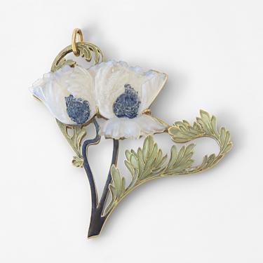 art nouveau broche bestaande uit twee wilderige bloemen