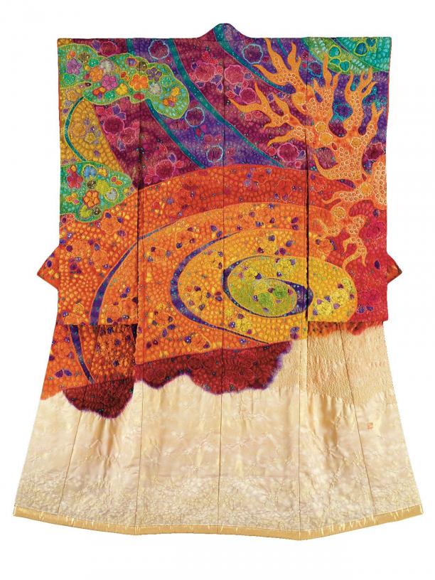Itchiku Kubota, kimono uit de Symphony of Light collectie. Persbeeld voor Tradities & Dromen MoMu Gallerij.