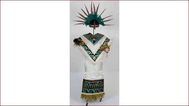 Rok van Mexicaans danskostuum gekleurd met aniline, collectie Stichting Nationaal Museum van Wereldculturen.
