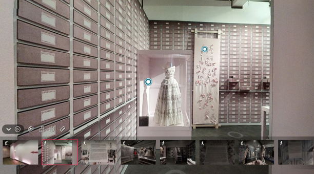 Een schermafbeelding van de virtuele omgeving van de tentoonstelling SMUK in Modemuseum Hasselt.